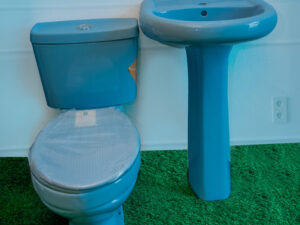 Twyford Blue Close-Coupled WC Set