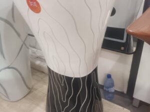 ea2900f8-0af7-4bca-a0b9-a57fb0b65d88 Black & White Pedestal Basin – Flow Line Pattern
